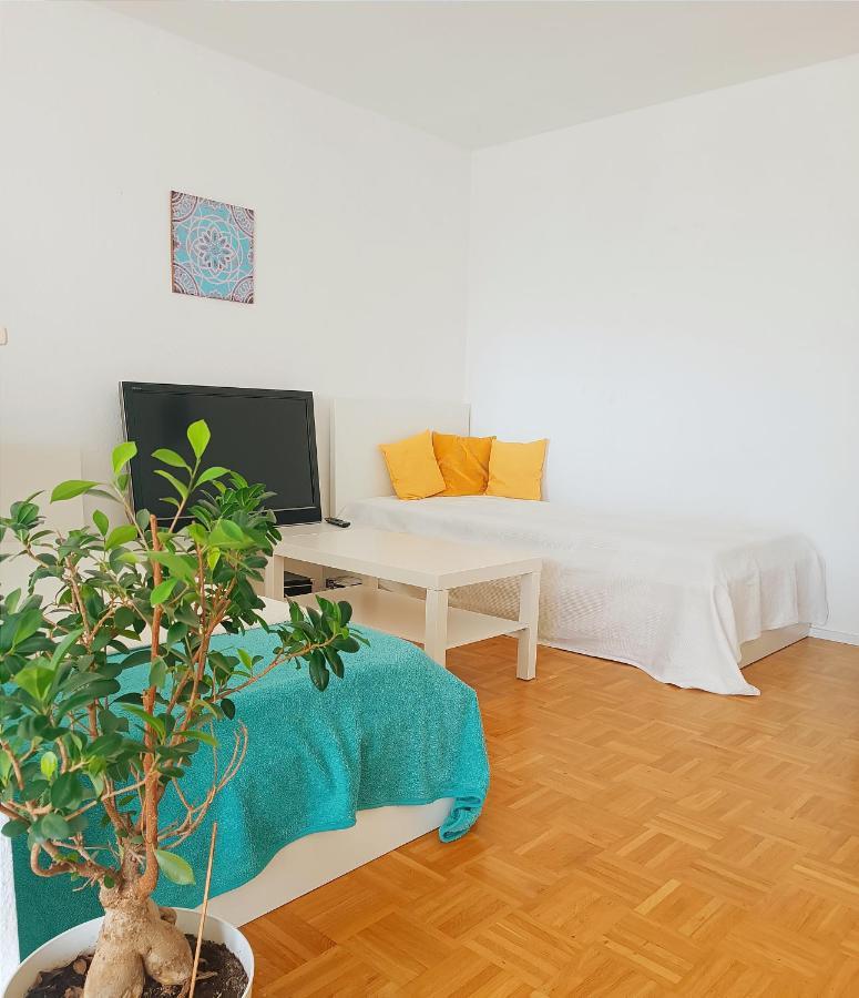 Sonniges 2-Zimmer-Gartenapartment Bietigheim-Bissingen Exterior photo
